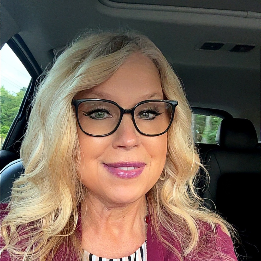 Meet your Posher, Tina